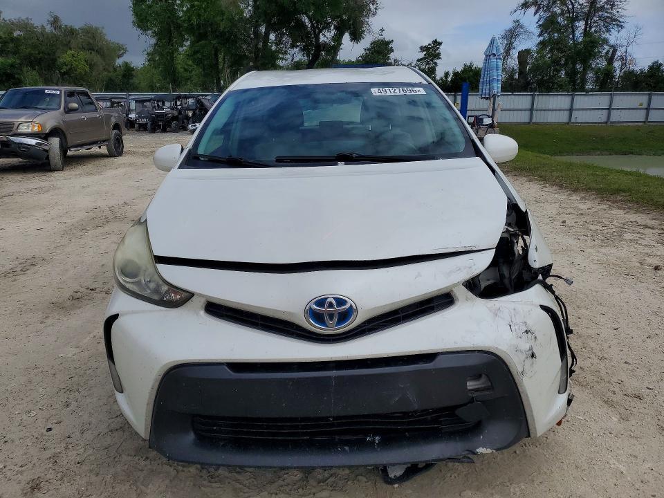 2016 Toyota Prius v Three