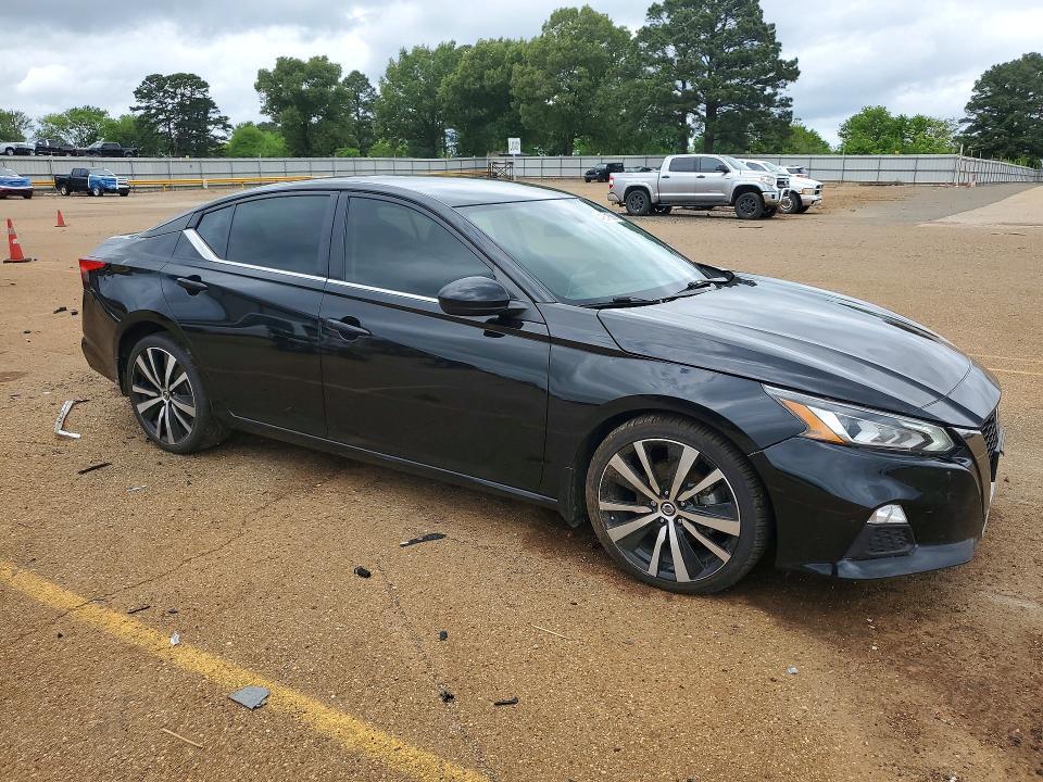 2022 Nissan Altima sr