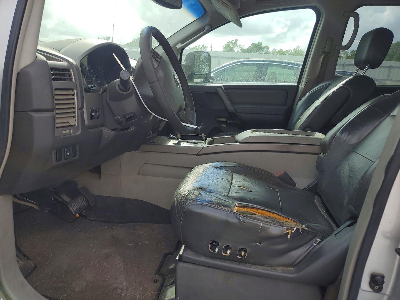 2004 Nissan Titan XE