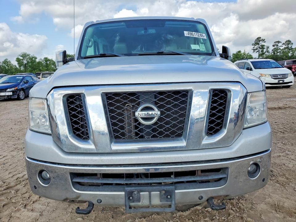 2017 Niss NV 3500 HD S