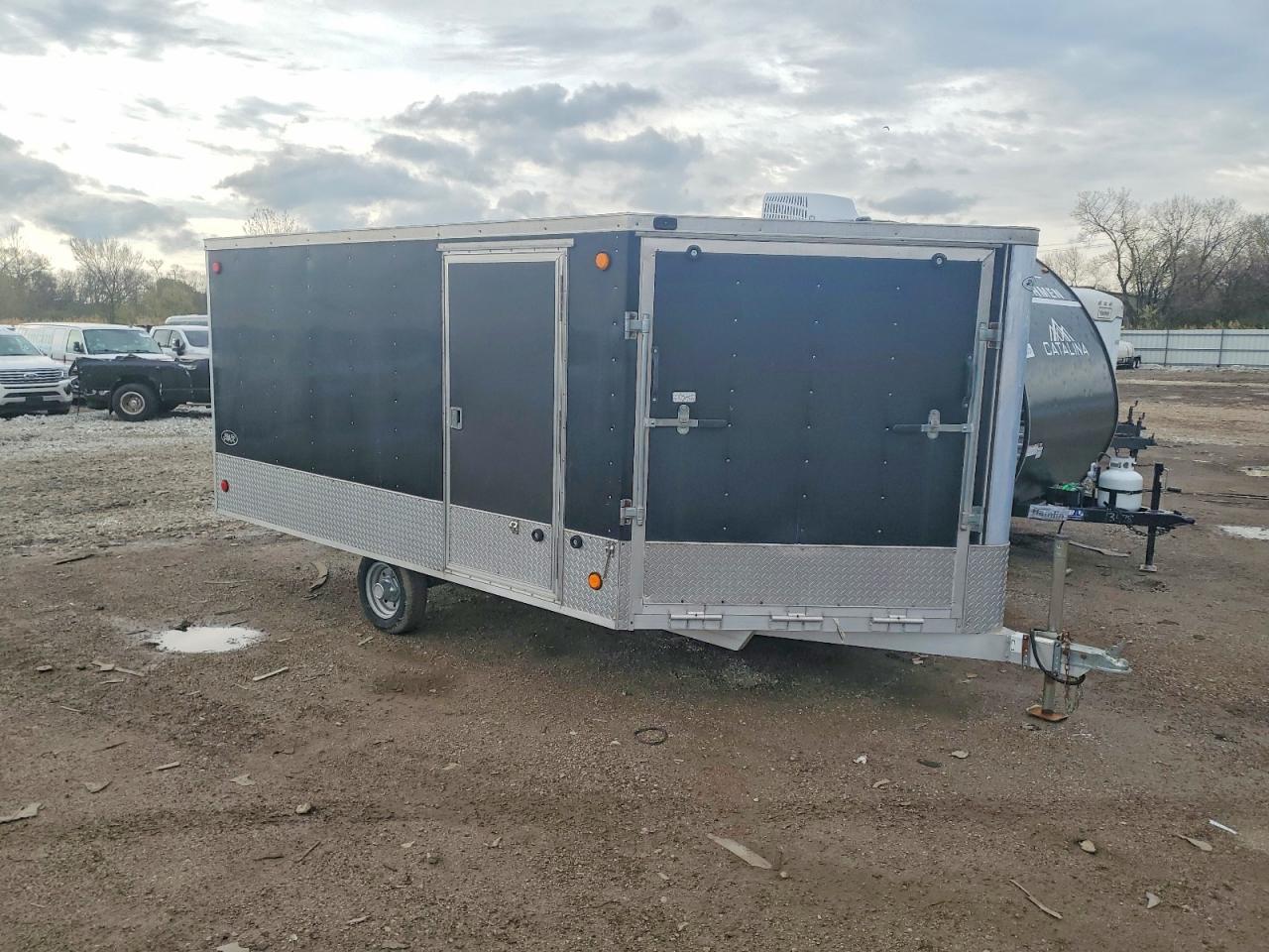 2006 R&R Enclosed Cargo Snowmobile Trailer