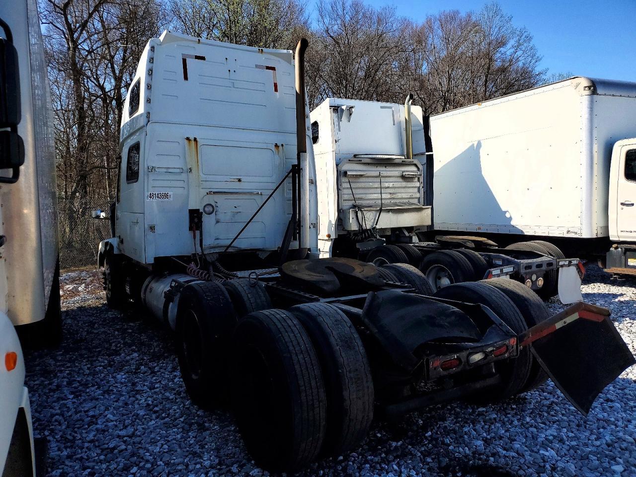 2016 Volvo VNL Semi Truck