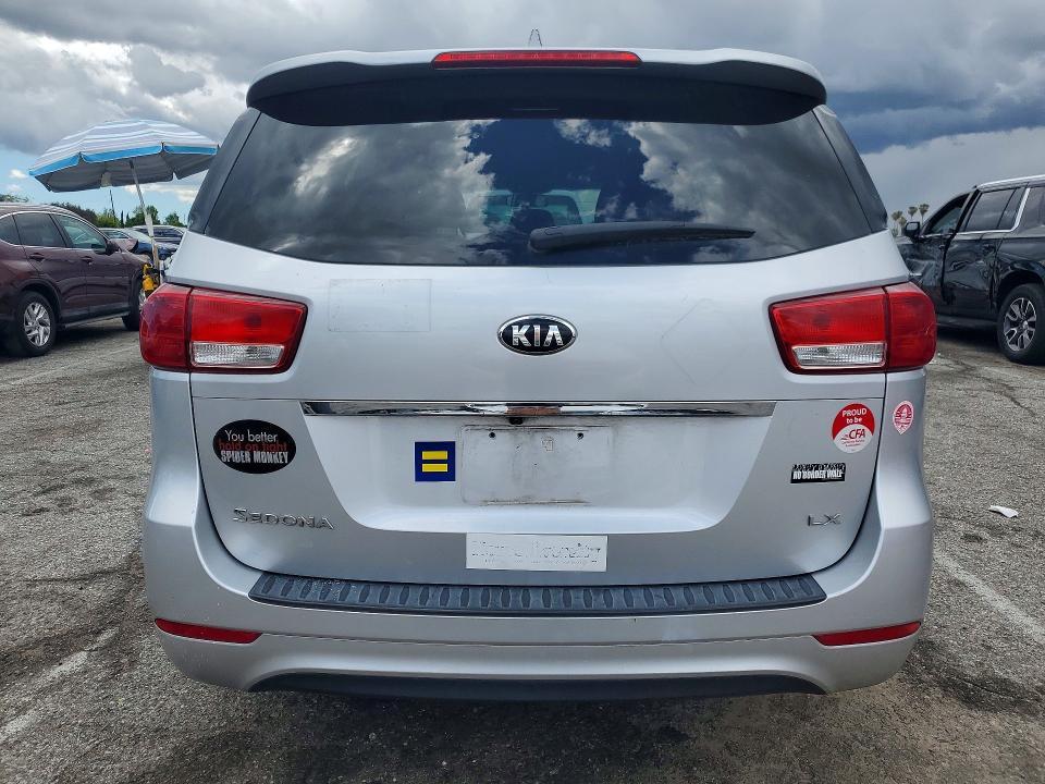 2015 KIA Sedona lx