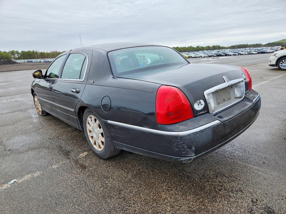 2010 Linc Town car