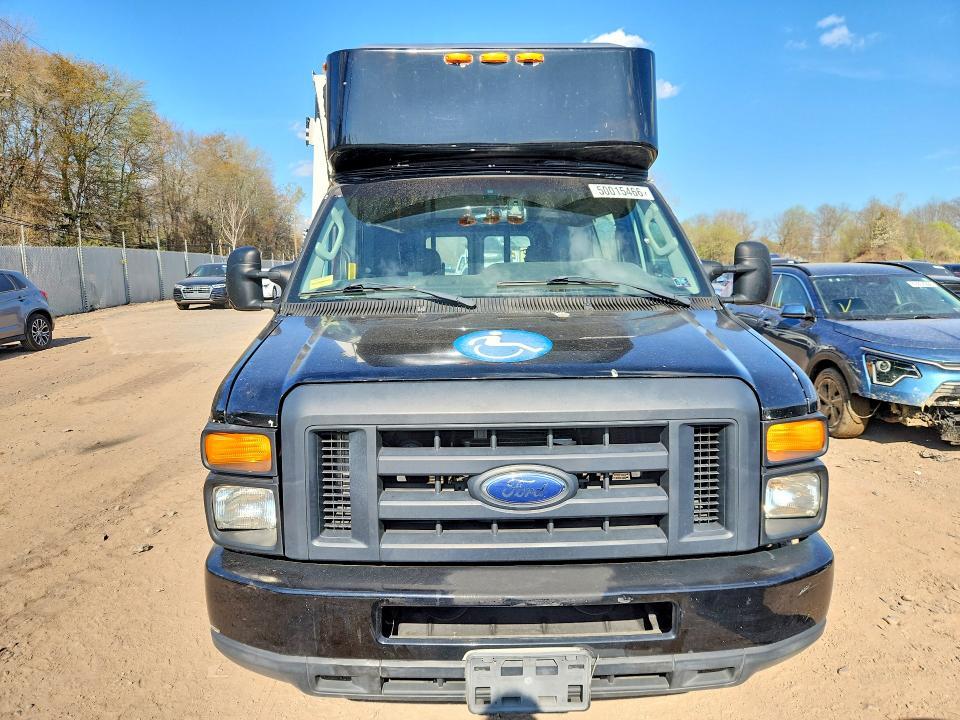2013 Ford Econo E350