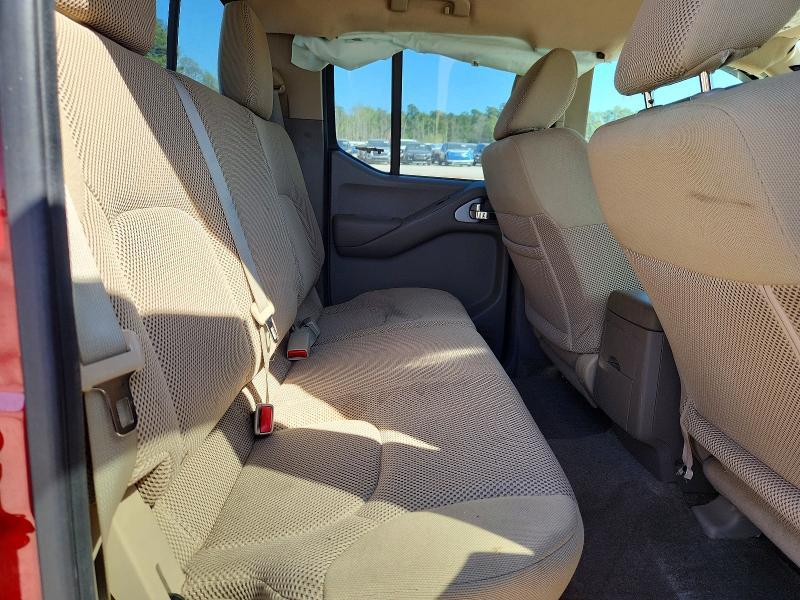 2016 Nissan Frontier s