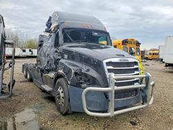 Vehiculos salvage en venta de Copart Elgin, IL: 2020 Freigliner Cascadia 126