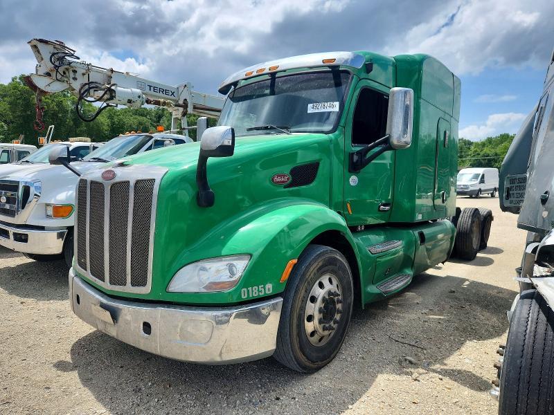 2016 Peterbilt 579 Semi Truck