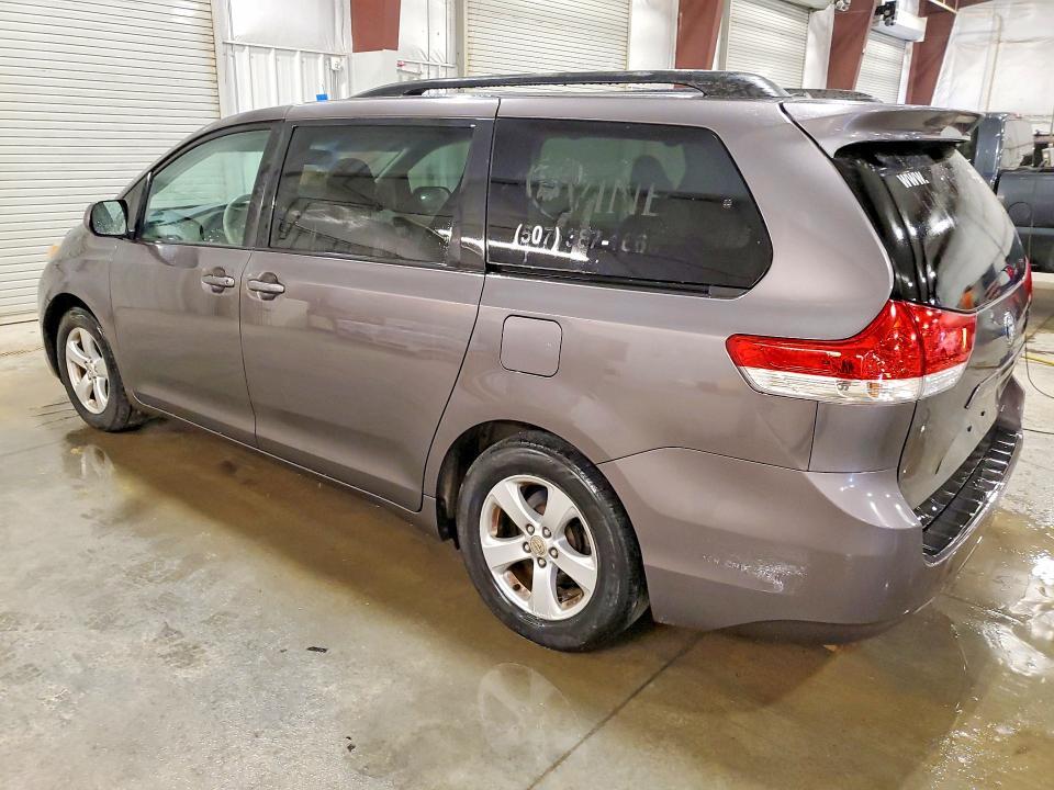 2012 Toyota Sienna le