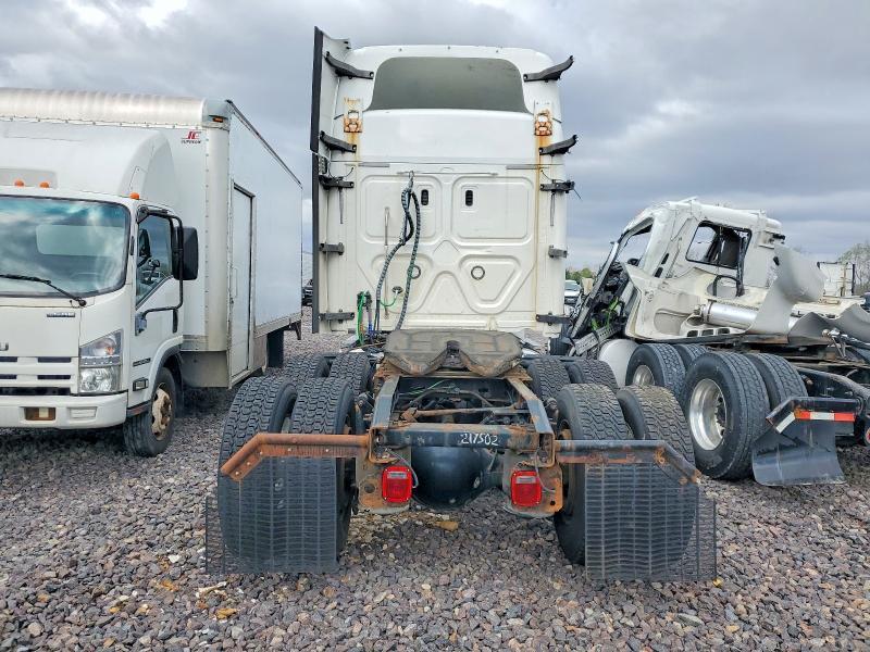2018 Freightliner Cascadia 125 Semi Truck