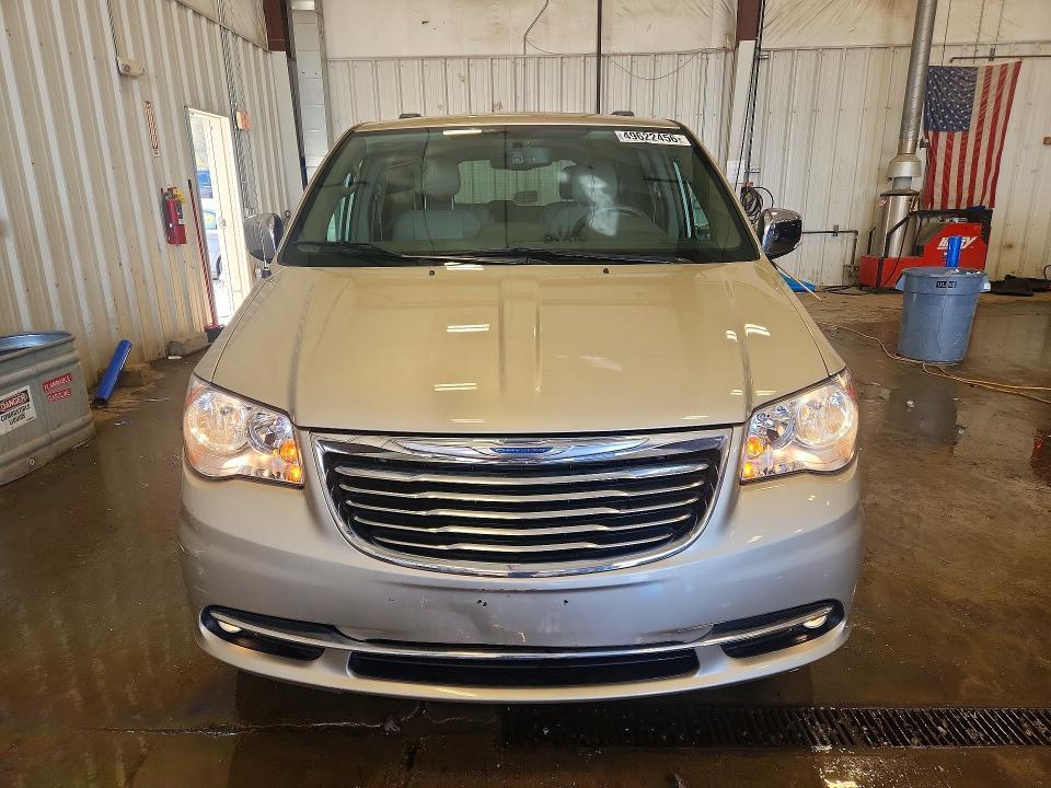 2014 Chrysler Town & Country Touring l
