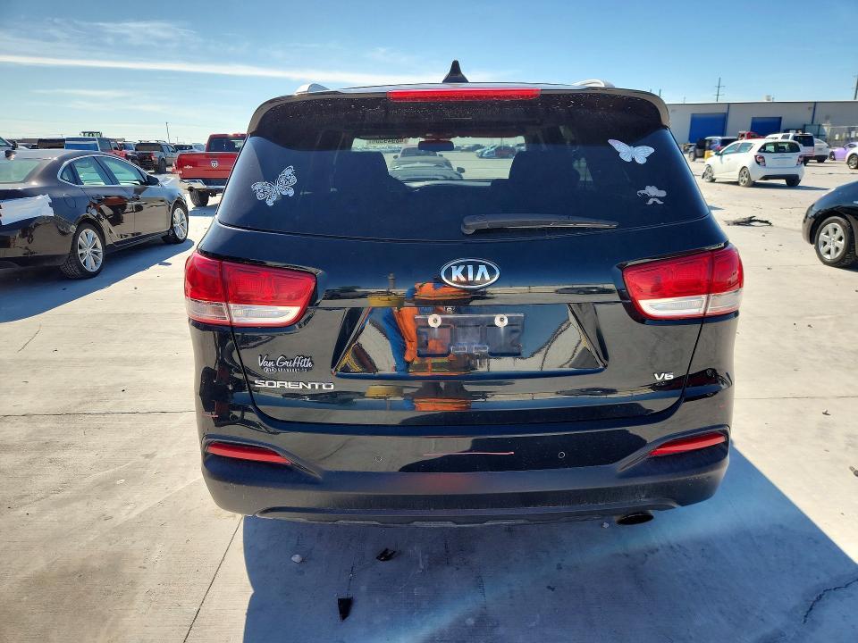 2017 KIA Sorento lx V6