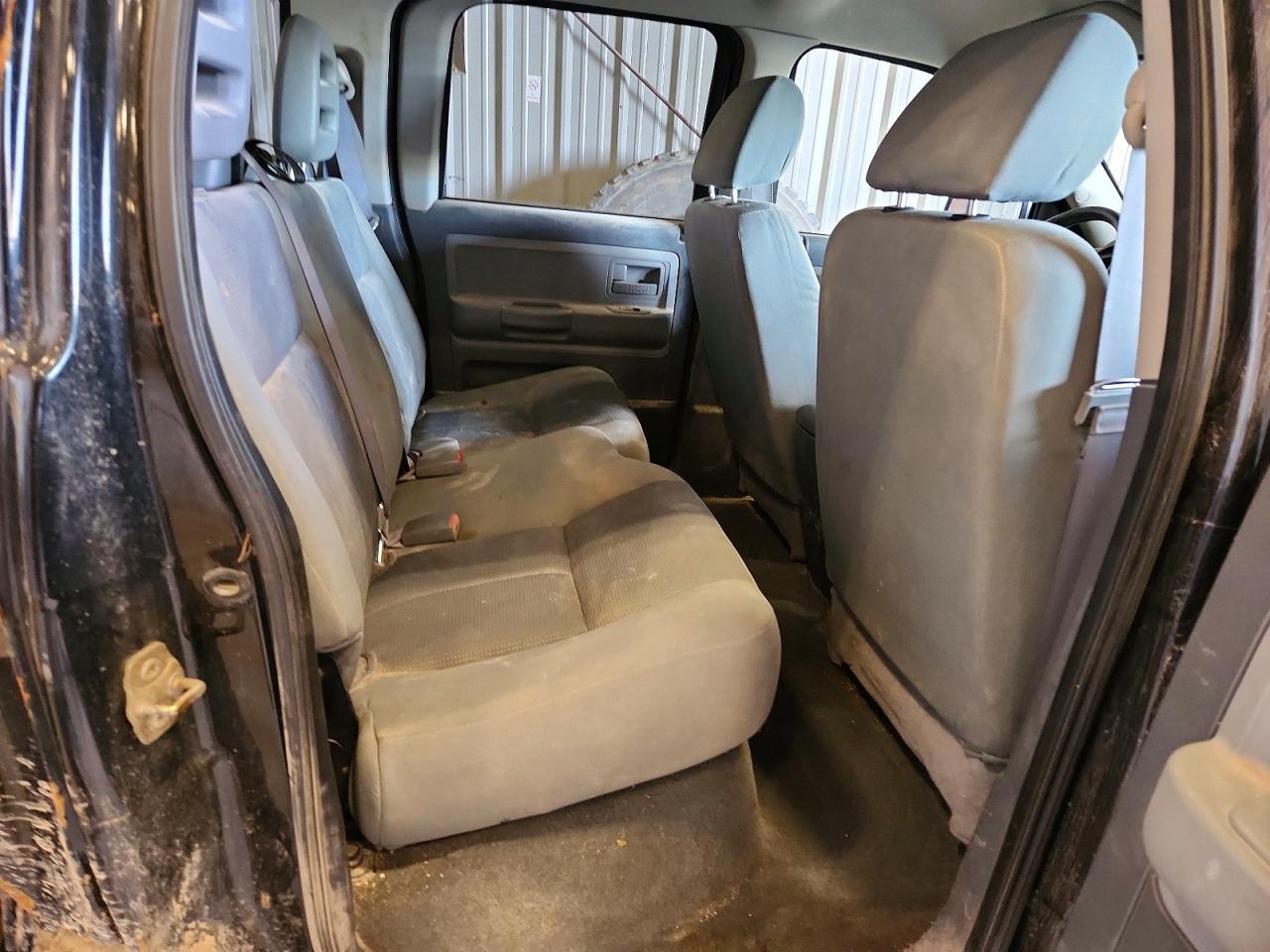 2005 Dodge Dakota SLT Flatbed Truck