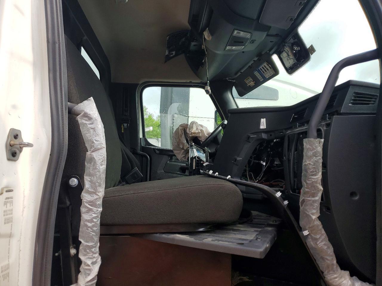 2023 Freigliner 2023 Freightliner Cascadia 126 Semi Truck