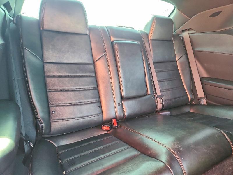 2014 Dodge Challenger sxt