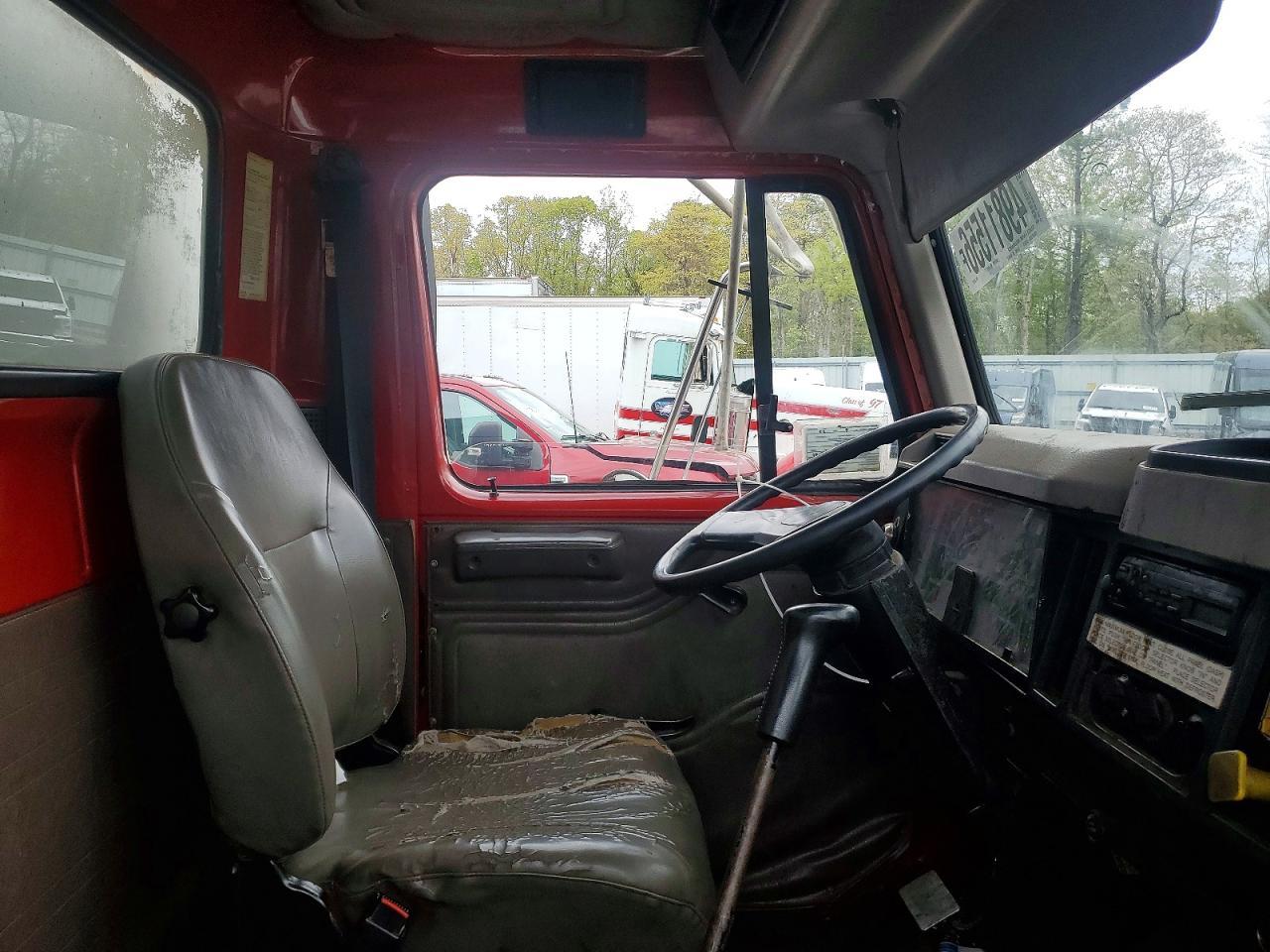 2001 International 4000 4700