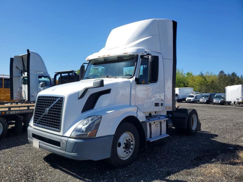 2018 Volvo VNL Semi Truck