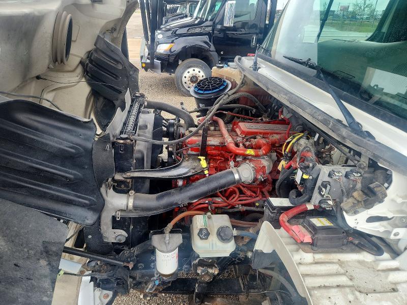 2017 Freigliner 2017 Freightliner Business Class M2 Rollback TOW T