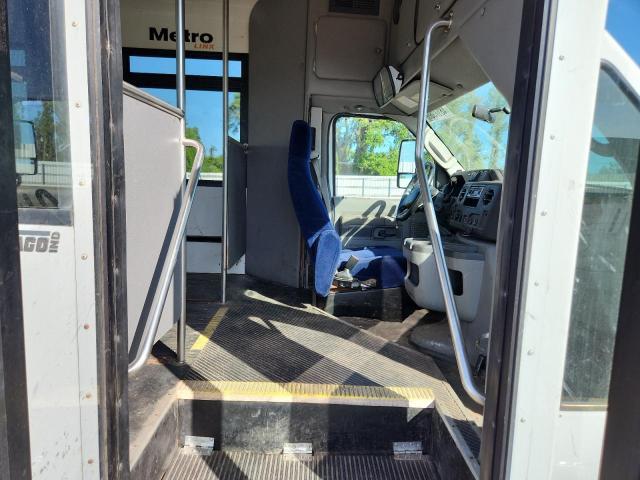 2014 Ford Econoline E450 Super Duty Cutaway Van