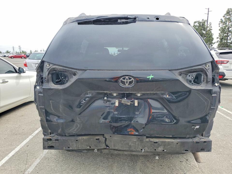 2017 Toyota Sienna se 8-passenger