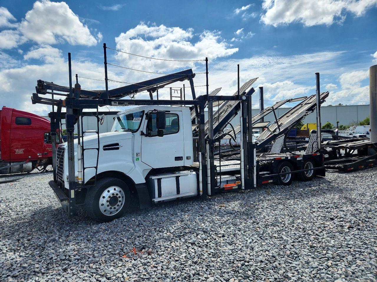 2013 Volv O VAH Car Hauler Truck