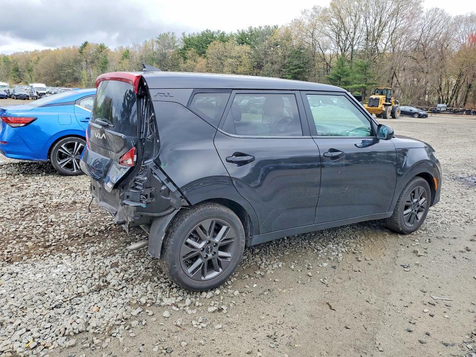2022 KIA Soul ex