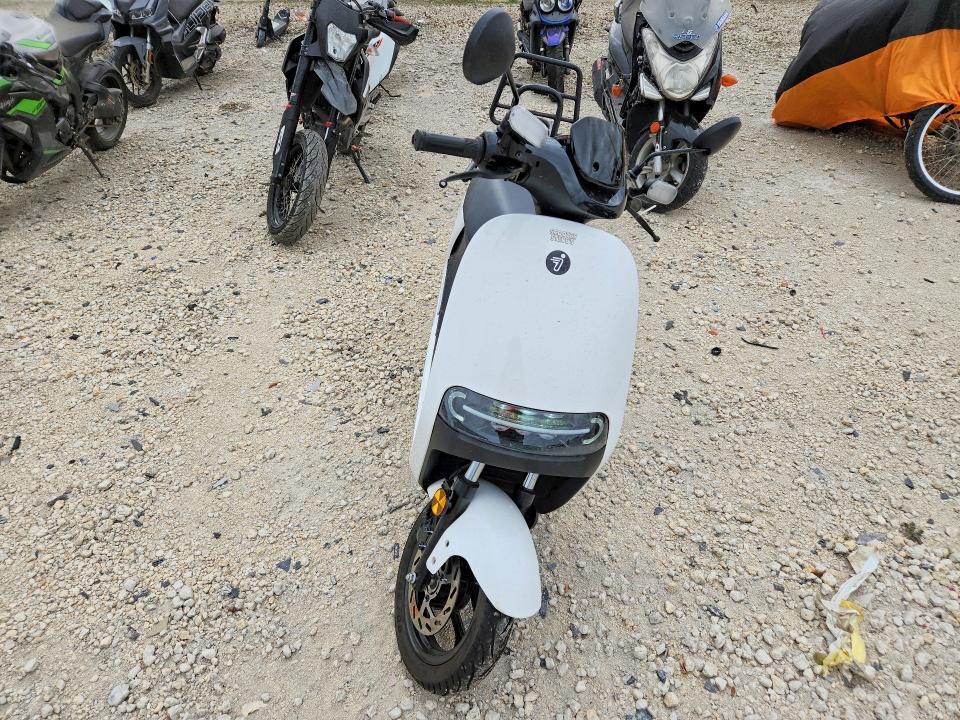 2022 Segway E110