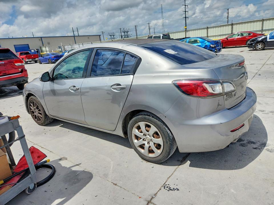 2013 Mazda 3 I