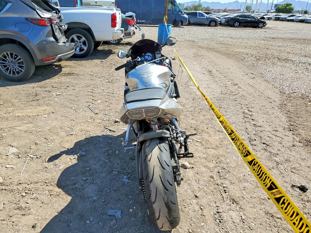 2004 Yamaha YZFR6 L
