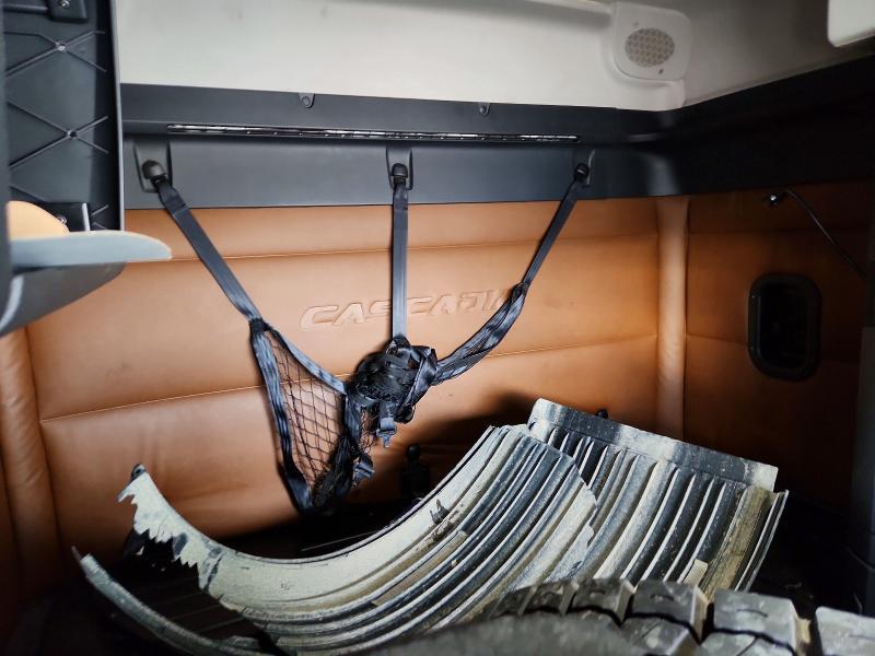 2020 Freigliner 2020 Freightliner Cascadia 126 Semi Truck