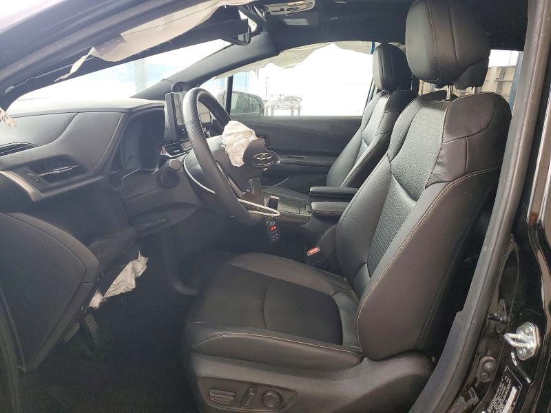 2025 Toyota Sienna Woodland Edition