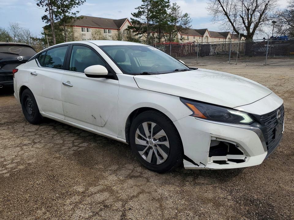 2023 Nissan Altima s
