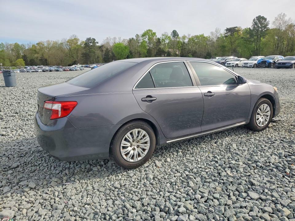 2014 Toyota Camry le