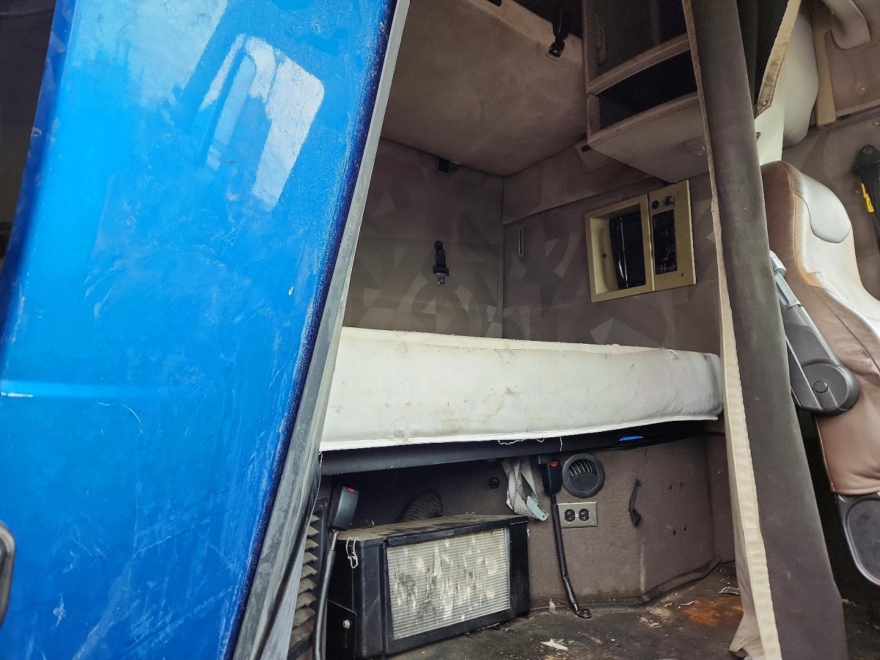 2010 Volvo VN VNL