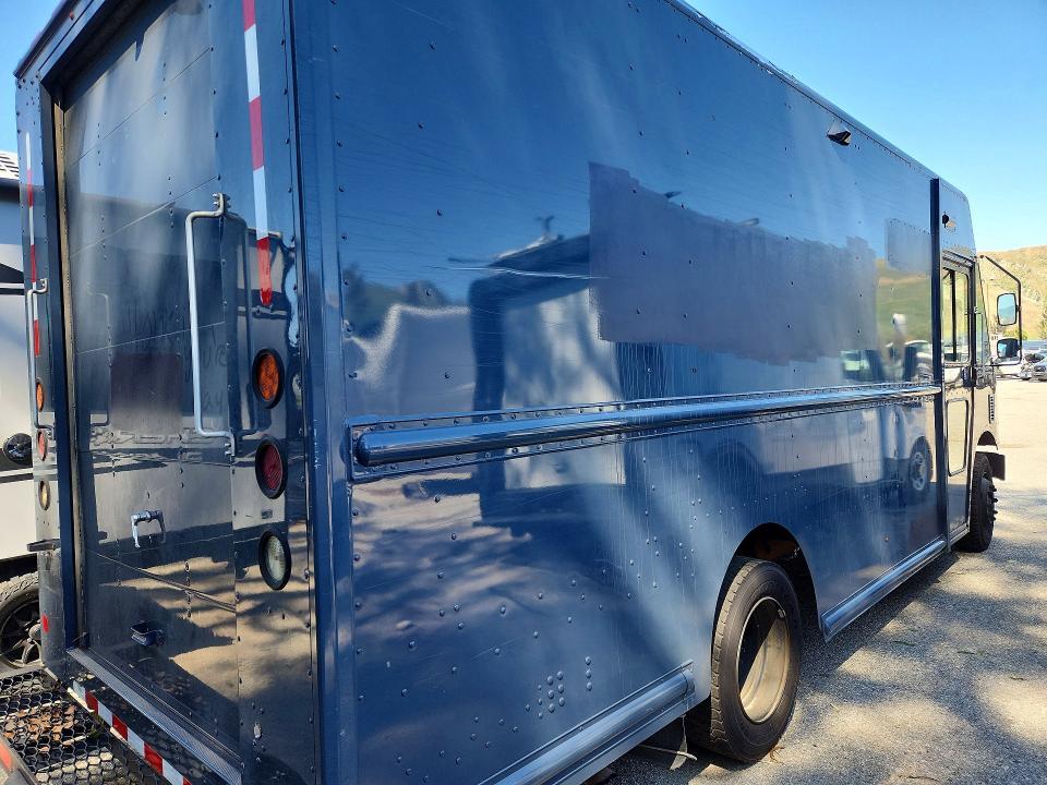 2021 Freightliner MT45G Chassis Delivery Truck