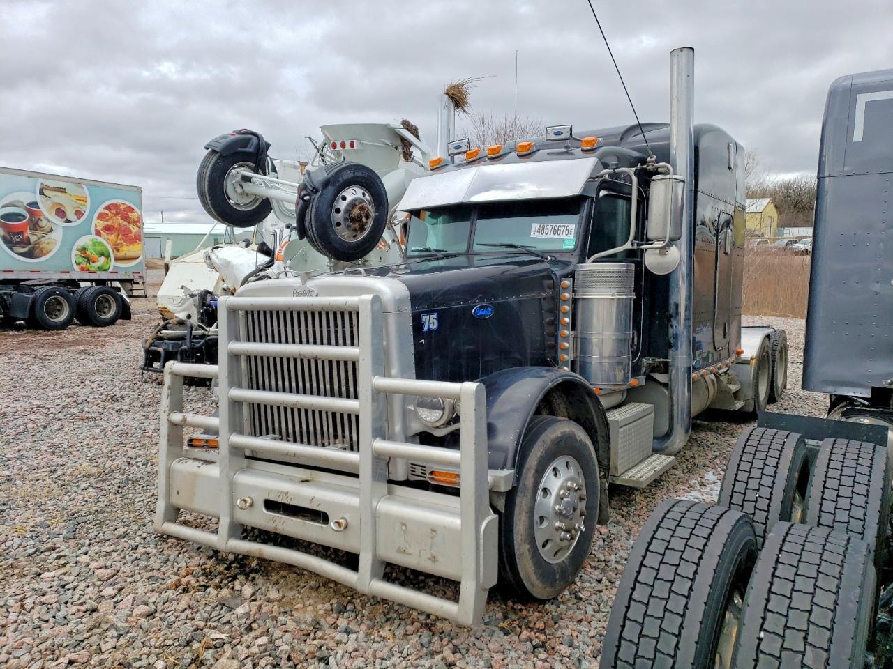 2007 Peterbilt 379 Semi Truck