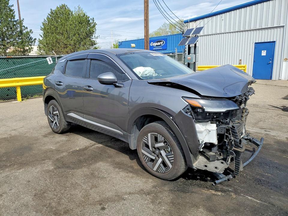 2025 Nissan Kicks sv