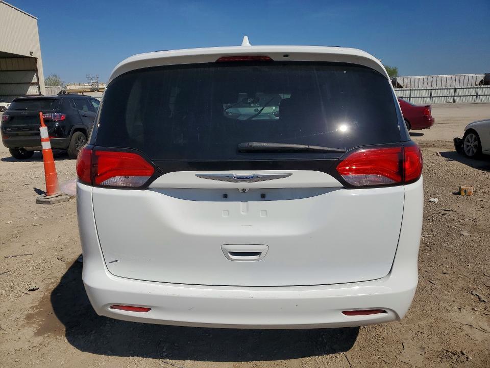 2020 Chrysler Voyager lxi