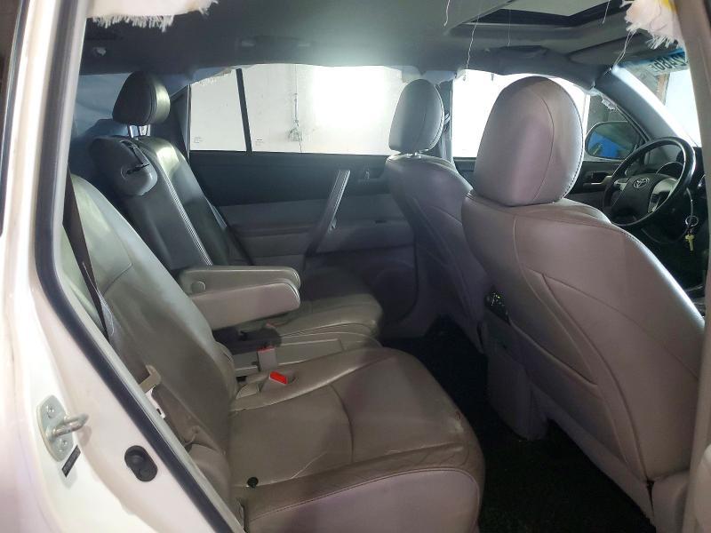 2013 Toyota Highlander se