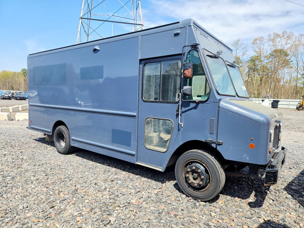 2020 Freightliner MT45G Chassis Delivery Truck