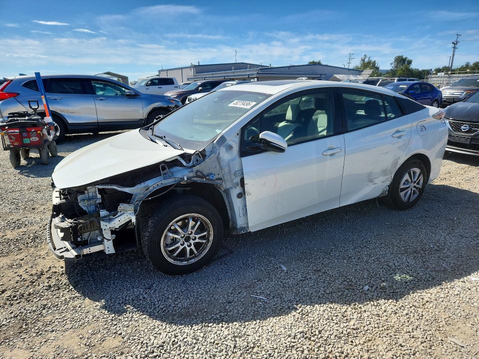 2016 Toyota Prius Three