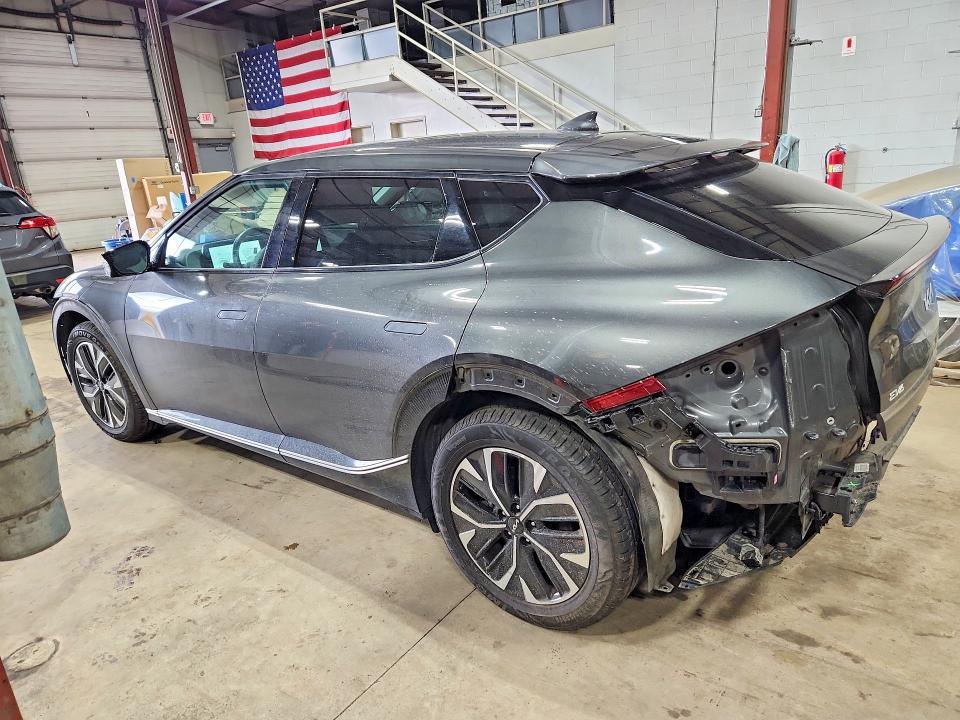 2023 KIA EV6 Wind