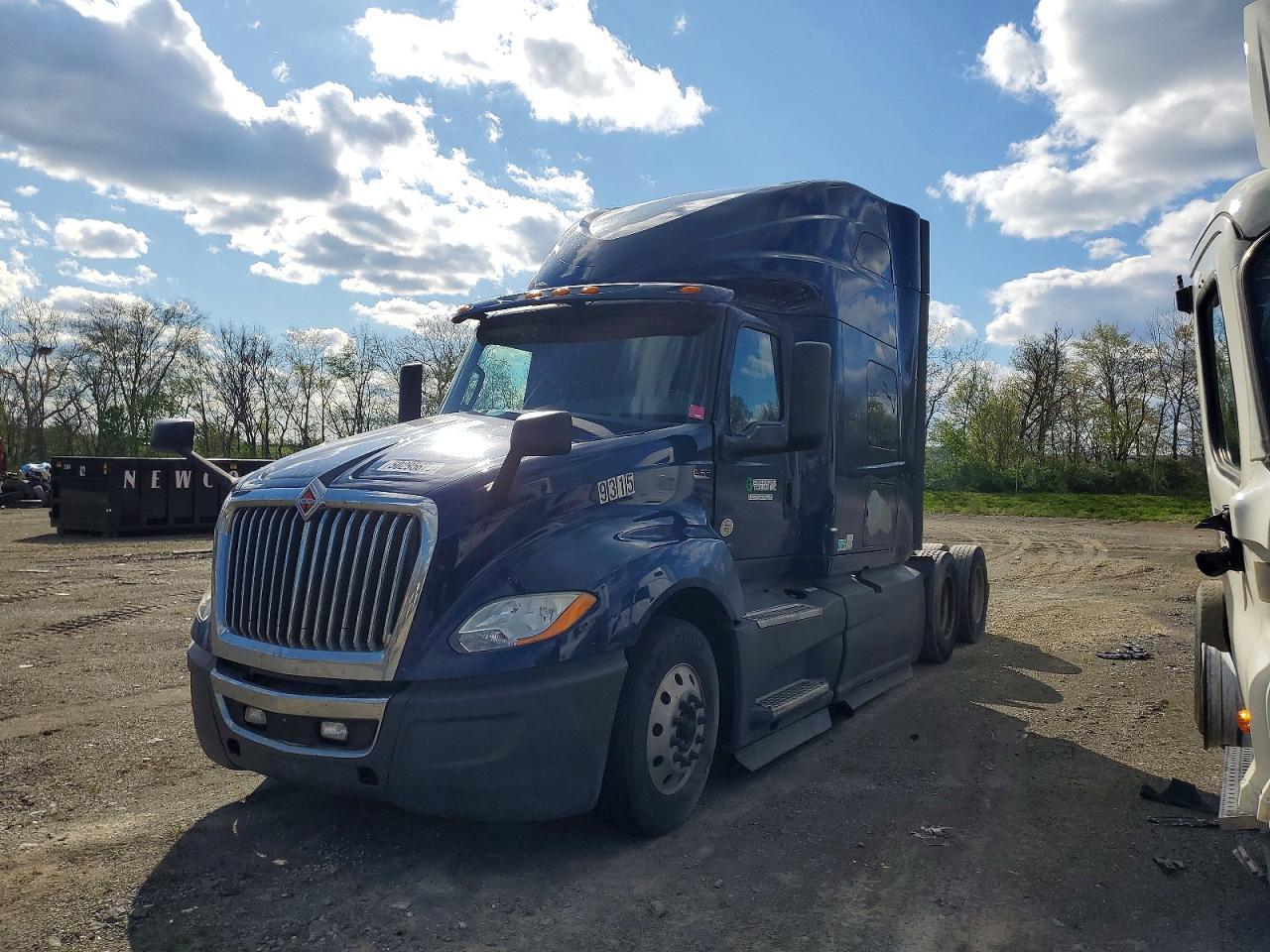 2020 International LT625