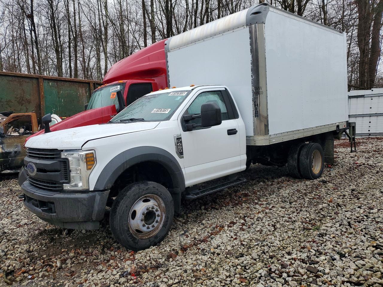 2019 Ford F450 Super Duty BOX Truck