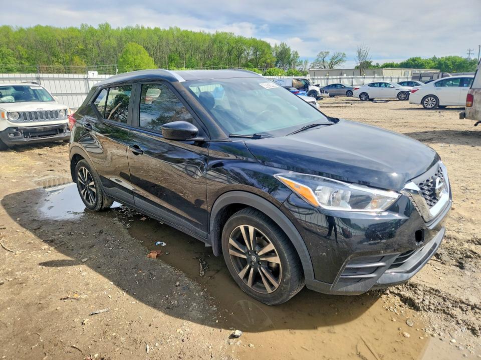 2020 Nissan Kicks sv