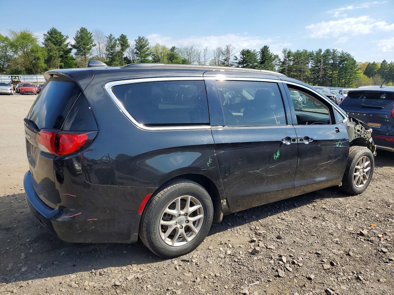 2021 Chrysler Voyager lxi