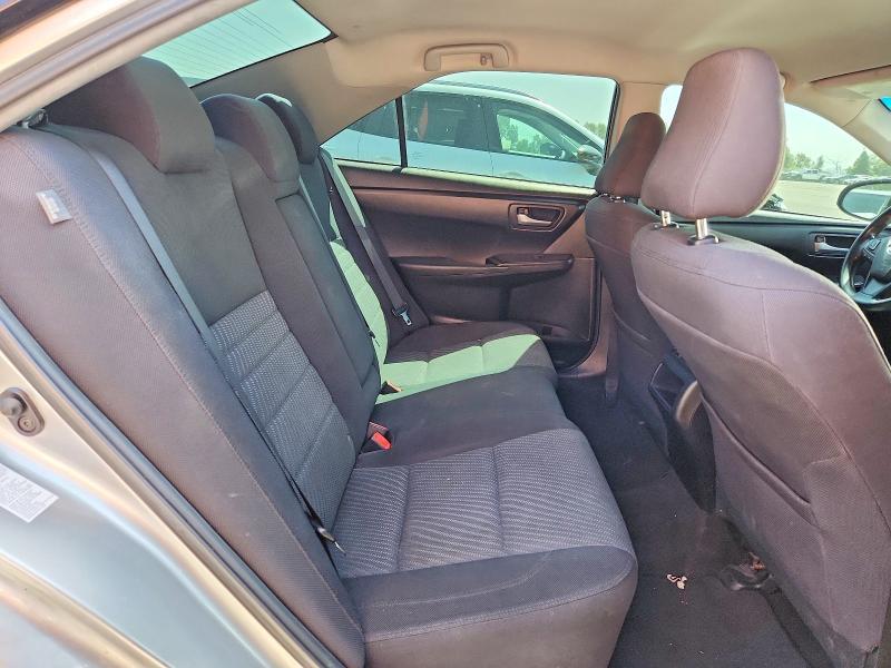 2015 Toyota Camry le