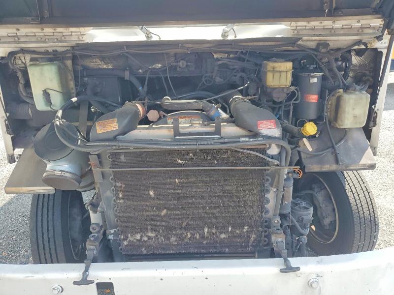 2000 Freightliner MT45 Chassis Delivery Truck