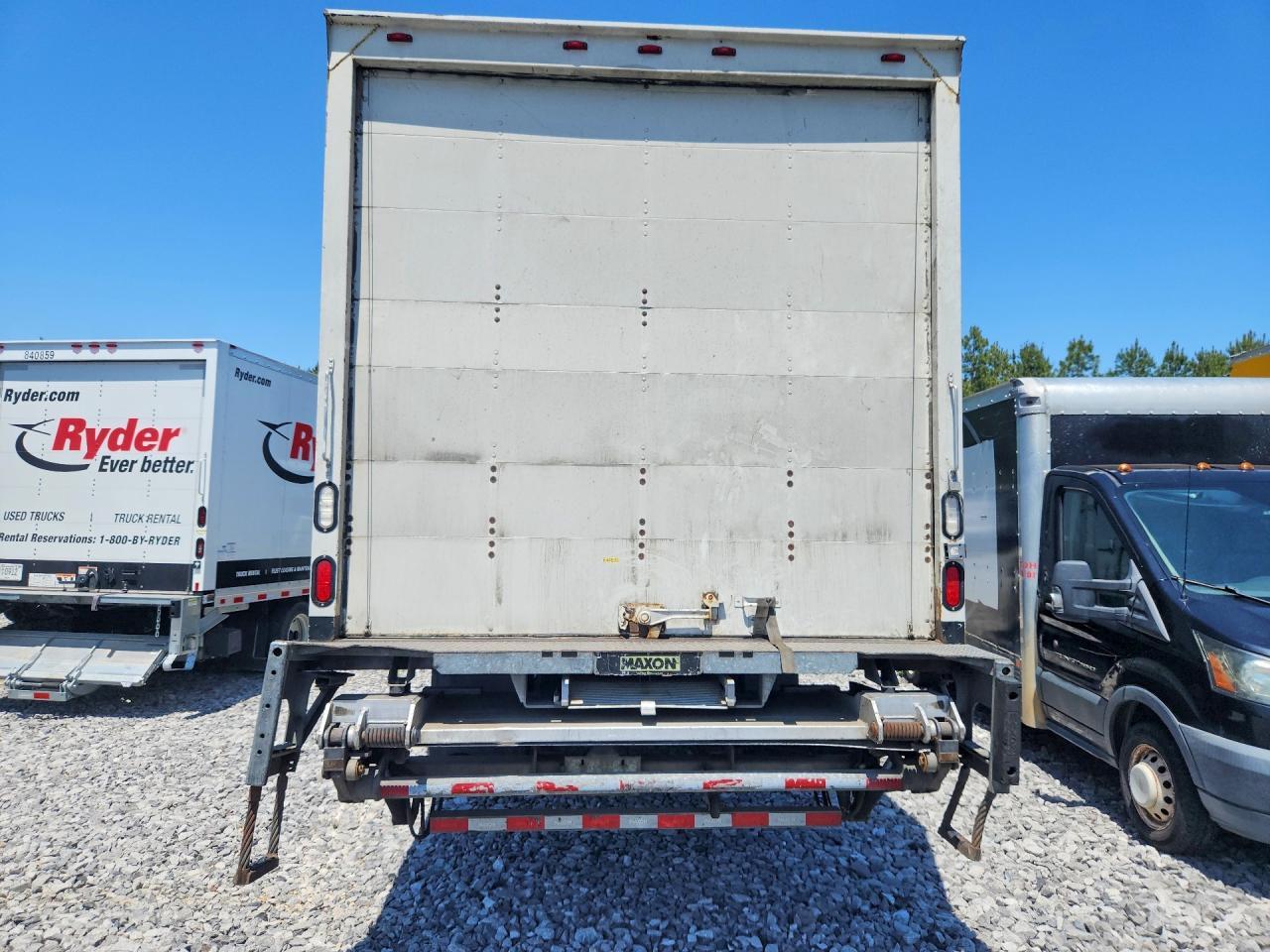 2016 Freigliner 2016 Freightliner Business Class M2 BOX Truck