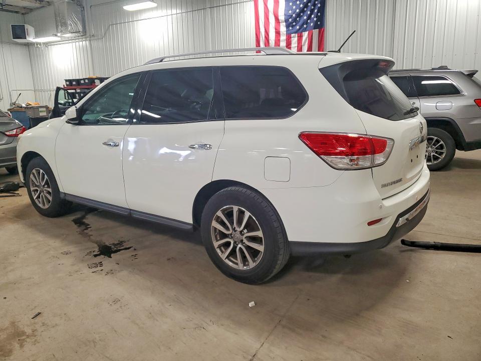 2016 Nissan Pathfinder sv